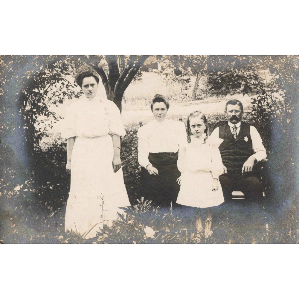 Vintage 1907 RPPC Real Photo Postcard Family Portrait Campbellville NY - Picture 1 of 2